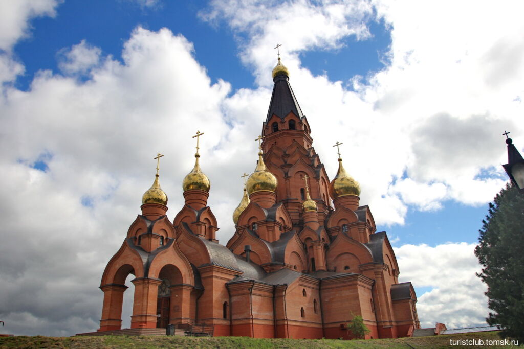 Крестовоздвиженский собор в Лесосибирске
